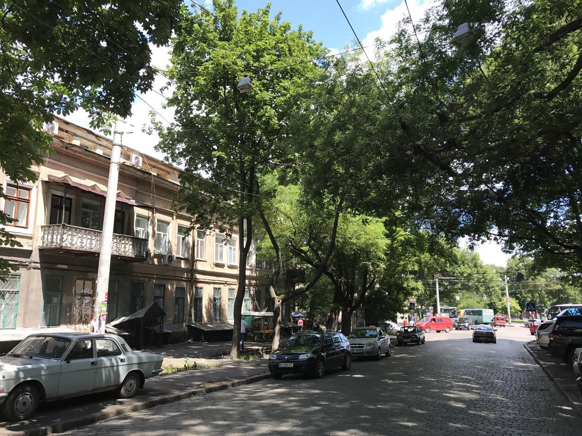 Apartments Near Deribasovskaya Odesa Exterior photo